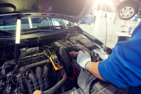 ¿Cómo hacer la revisión de cableado eléctrico del coche?